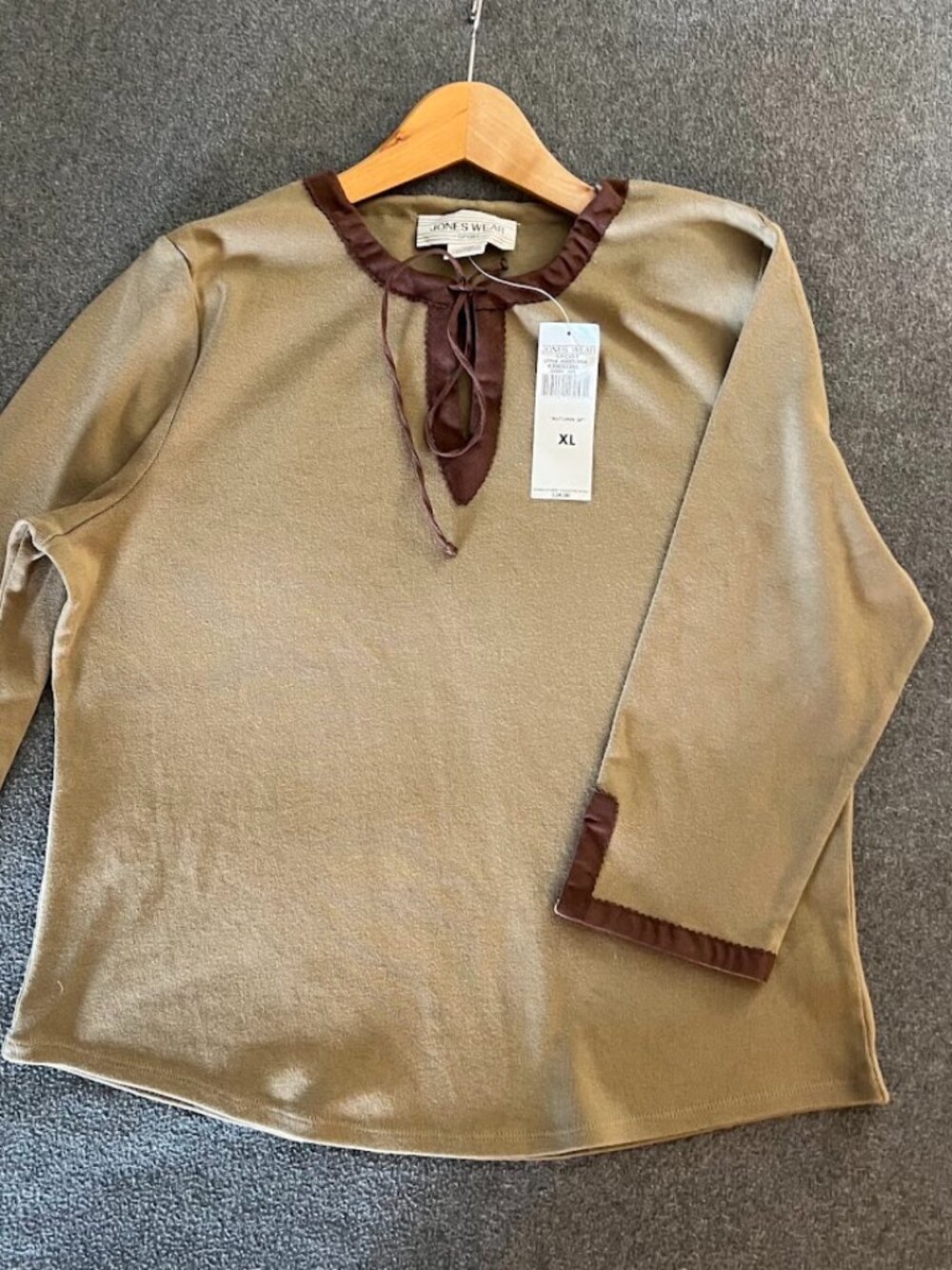 Jones Wear Sport Brown Top, NWT, Size XL